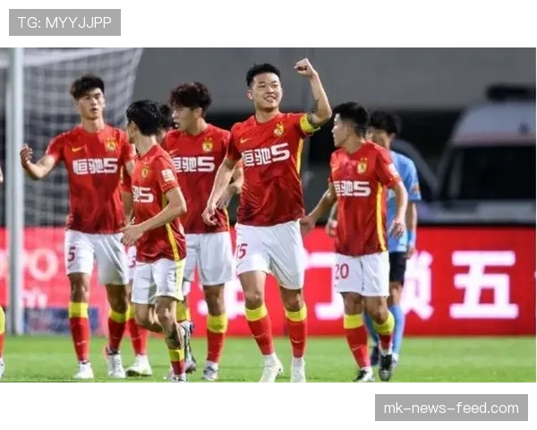 广州队中场新援首次合练表现亮眼引主帅公开称赞